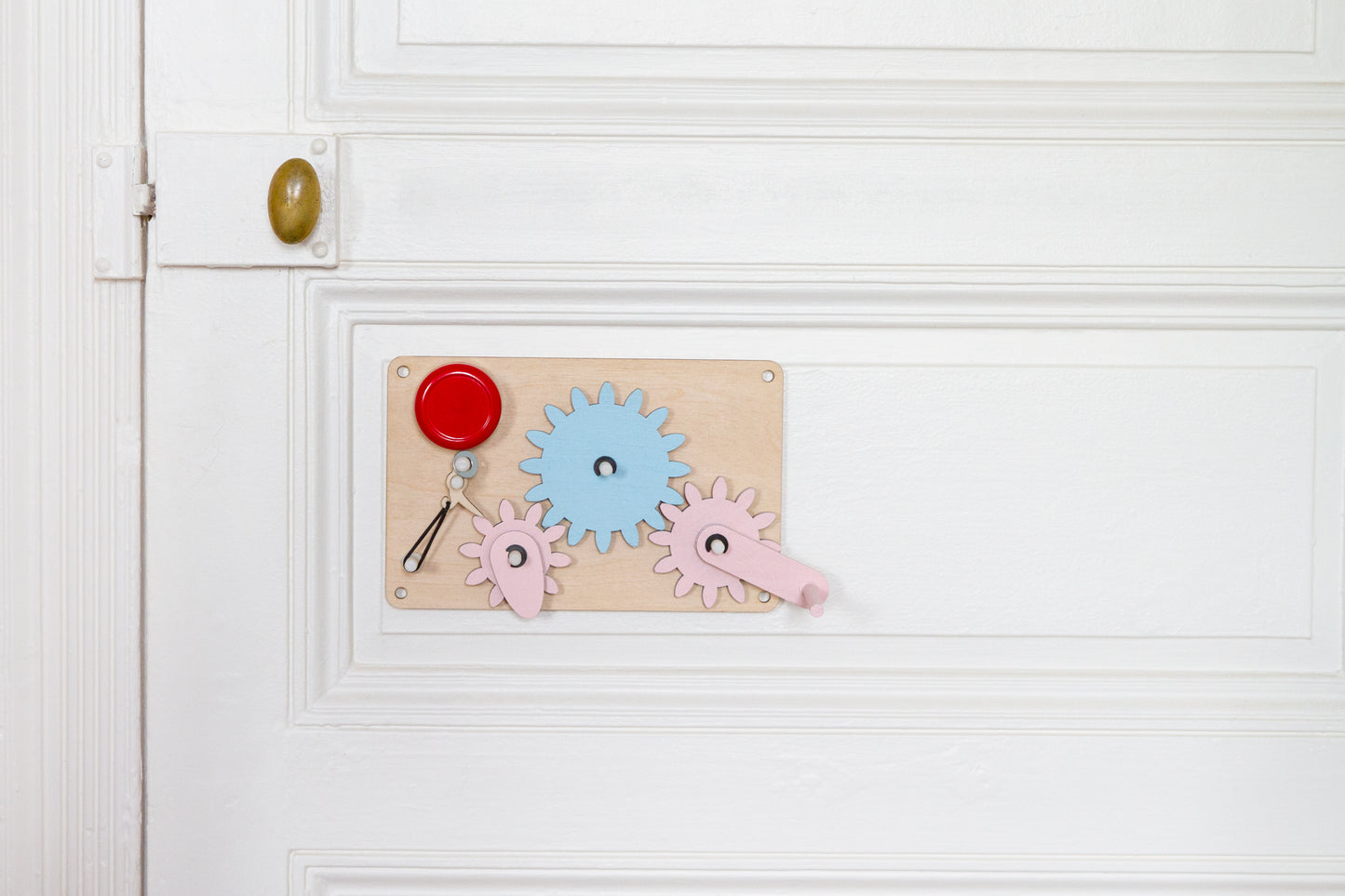 Finished product of make your own doorbell that can be fixed on the door