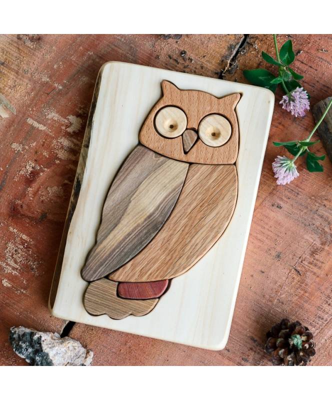 Cocoletes wooden toy owl with lighter grain